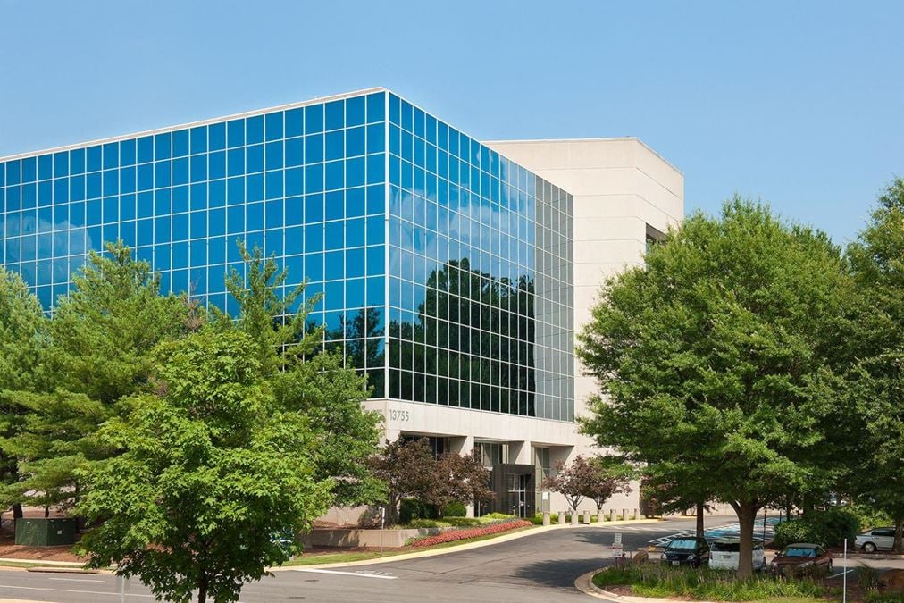 13755 Sunrise Valley Drive, Herndon, VA 20171 | CommercialCafe.com